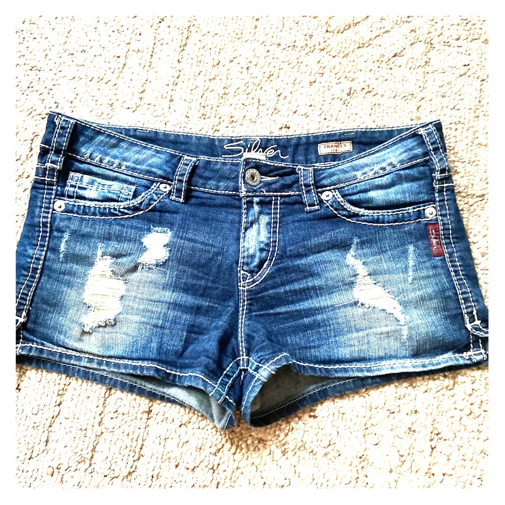 BUCKLE Silver brand distressed jean shorts